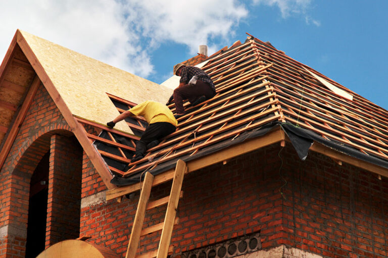 4 common roofing mistakes to avoid during renovation