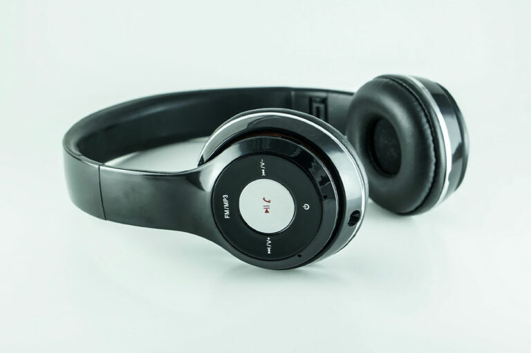 5 things to keep in mind when purchasing headphones