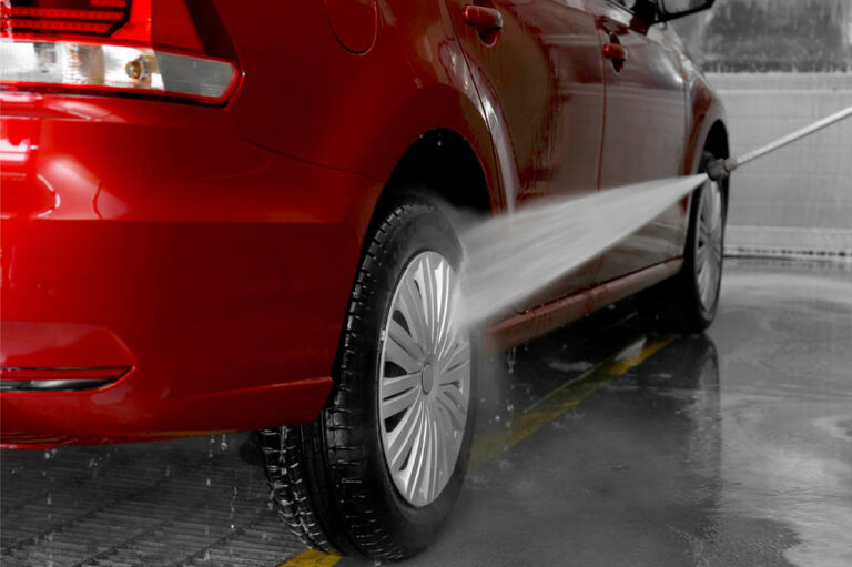 8 common mistakes to avoid while washing a car